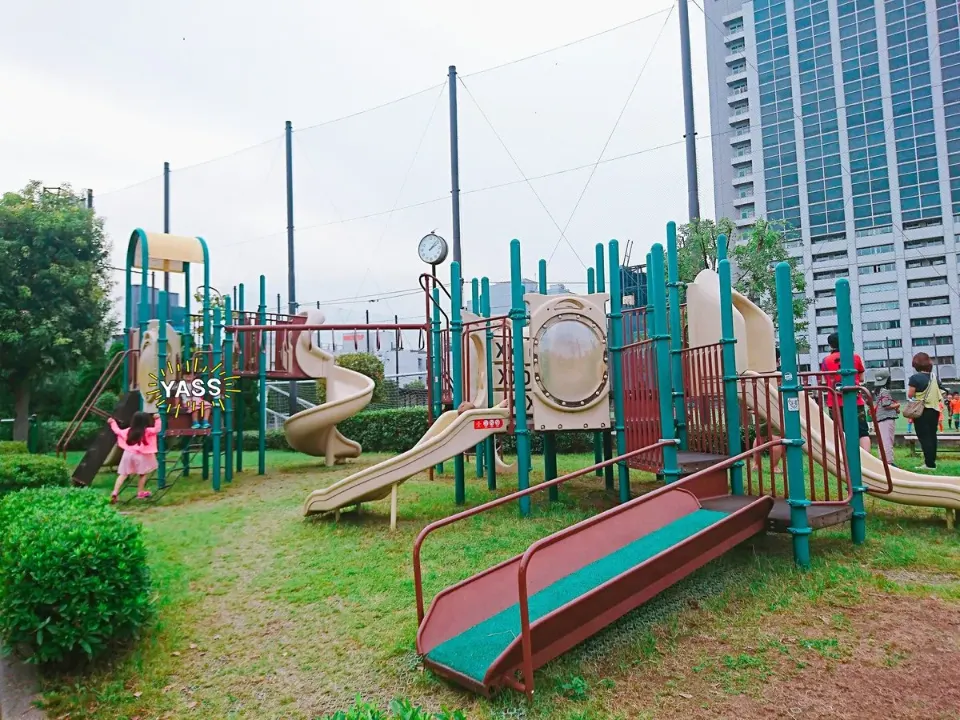 芝給水所公園の複合遊具